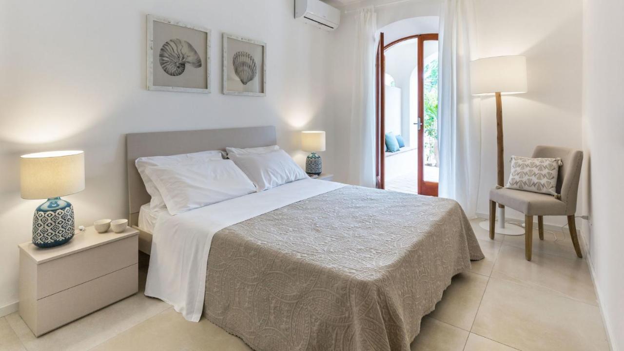 La Matrangela Charme Apartments Taormina Bagian luar foto