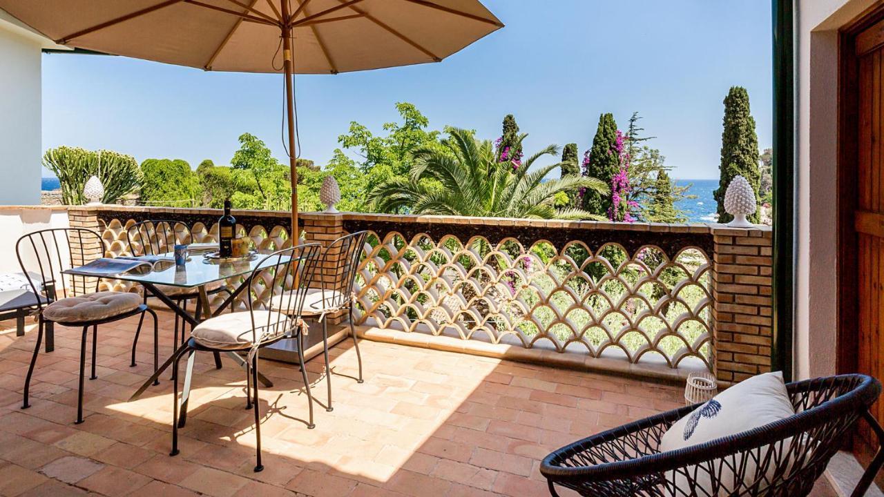 La Matrangela Charme Apartments Taormina Bagian luar foto